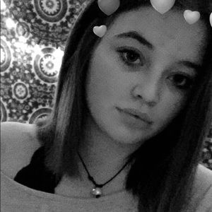 Meet your Posher, Emilee